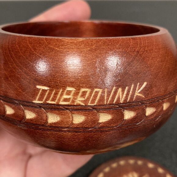 Vintage Small Round Wooden Lidded Bowl inscribed Dubrovnik - Salt Cellar, Spices - Picture 9 of 12